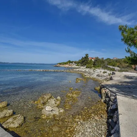 House Pine Shadow Сasa de vacaciones