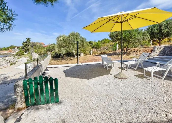 House Pine Shadow 펜션 *